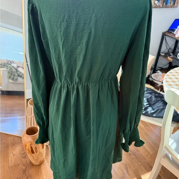 Elegant Green Women's Dress - Picture 6 of 8